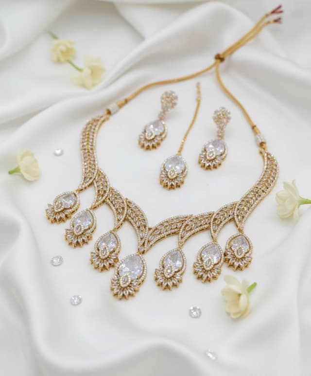 The Luminary Gold Dew Set